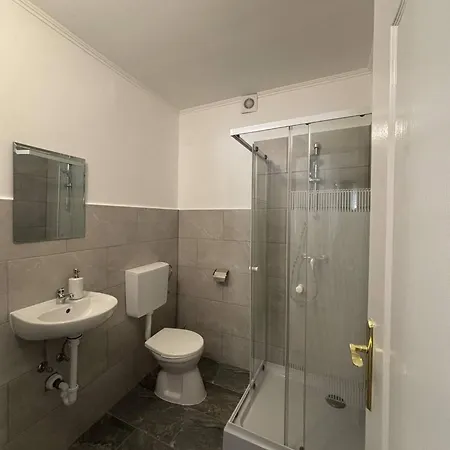 Lola 公寓 埃格尔